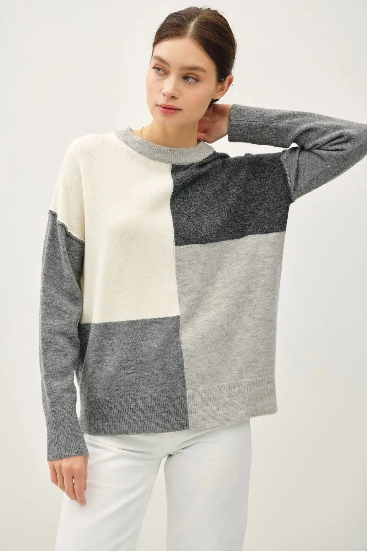 CREW NECK COLOR BLOCKED SWEATER