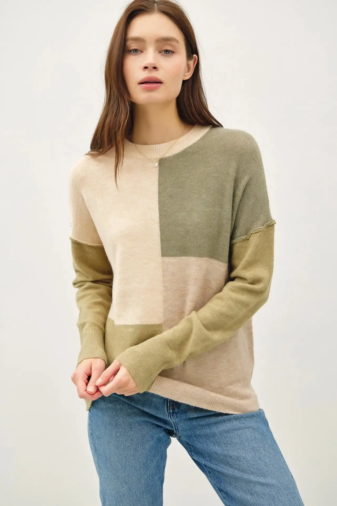 CREW NECK COLOR BLOCKED SWEATER