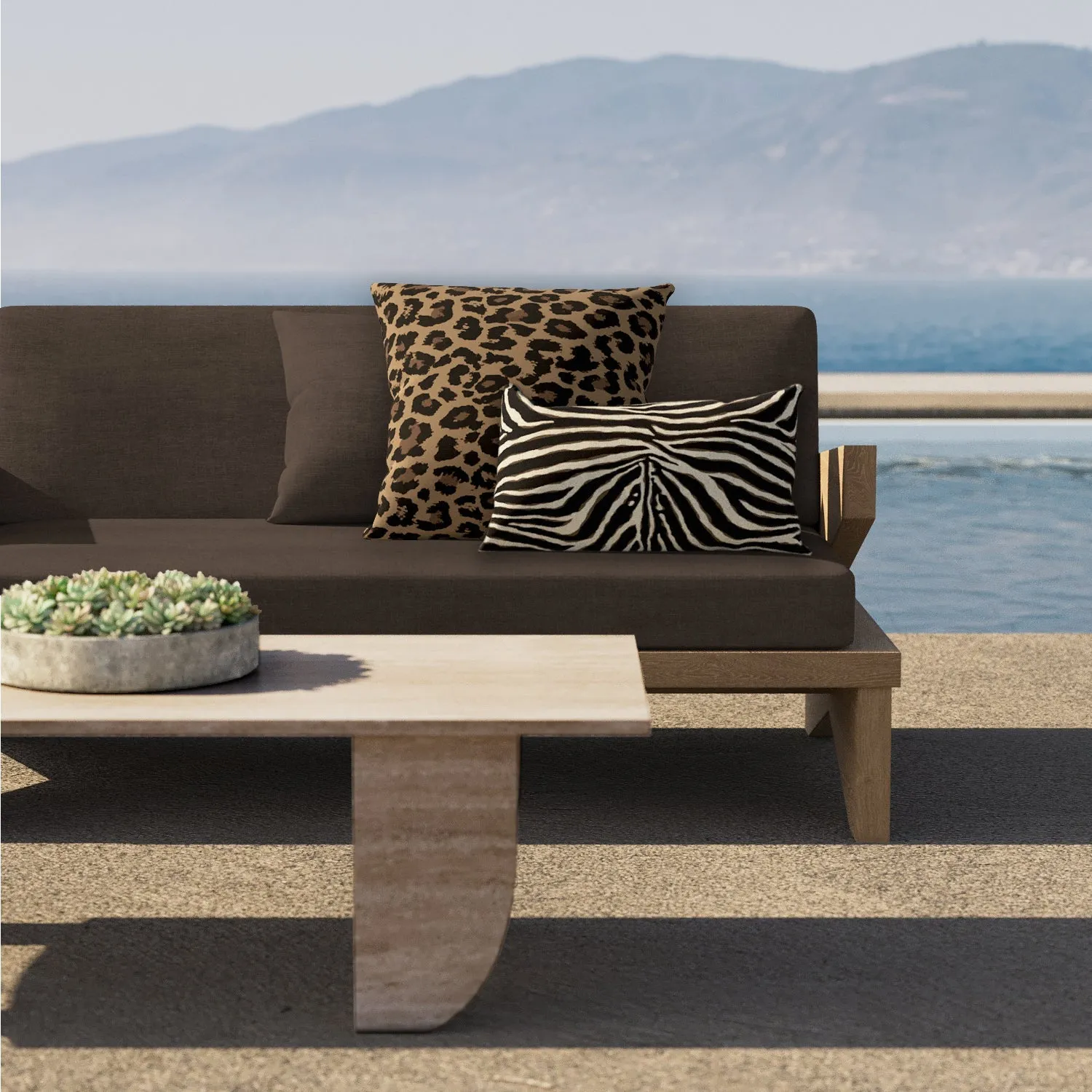 Indoor / Outdoor Pillow - Graphic Zebra